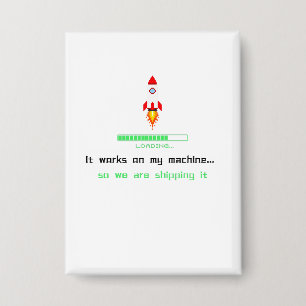 Lustiger Software-Ingenieur liefert es aus Button