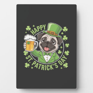 Lustiger St. Patrick's Day Mops mit Bierkrug Fotoplatte