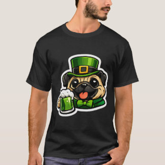 Lustiger St. Patricks Day Mops trinkt grünes Bier  T-Shirt