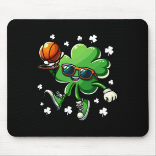 Lustiger St. Patricks Day Shamrock spielende Skele Mousepad