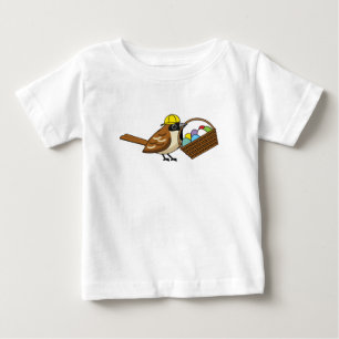 Lustiger süßer Vogel mit farbenfrohem Eierkorb Baby T-shirt