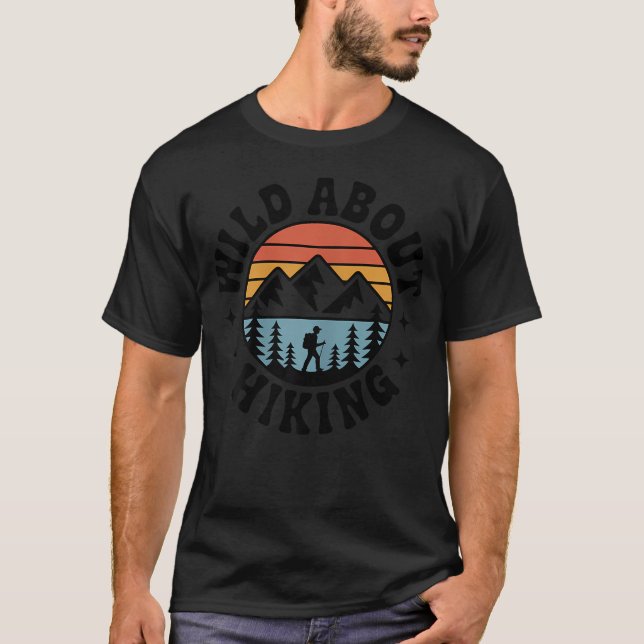 Lustiger Wanderer Wild drauf T-Shirt (Vorderseite)