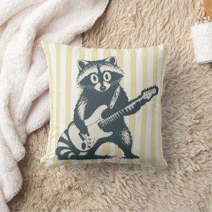 Lustiger Waschbär spielt E-Gitarre Kissen