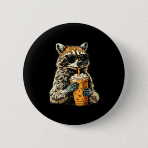 Lustiger Waschbär trinkt eisgekühlten Kaffee Tier Button
