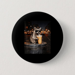 Lustiger Waschbär trinkt eisgekühlten Kaffee Tier Button