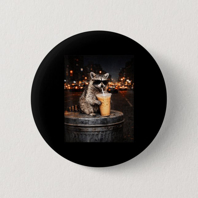 Lustiger Waschbär trinkt eisgekühlten Kaffee Tier  Button (Vorderseite)