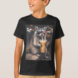 Lustiger Waschbär trinkt Eiskaffee lustiges Tier-M T-Shirt