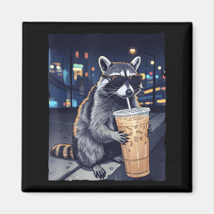 Lustiger Waschbär trinkt Eiskaffee niedliches Tier Magnet