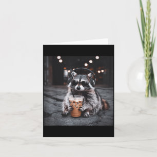 Lustiger Waschbär trinkt Eiskaffee Tier Meme Männe Karte