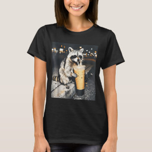 Lustiger Waschbär trinkt Eiskaffee Tier Meme Männe T-Shirt