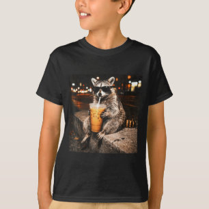 Lustiger Waschbär trinkt Eiskaffee Tier Meme Männe T-Shirt