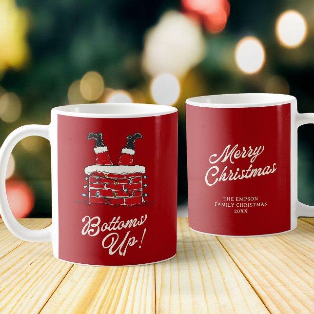 Lustiger Weihnachtsküchen- und Geschenkartikel 'Sa Kaffeetasse (Red holiday mug decorated with Santa’s legs in a chimney, cheerful string lights.)