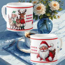 Lustiger Weihnachtsmann braucht Kaffee Humorvoller