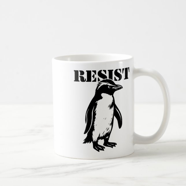 Lustiger Widerstand Pinguin Protest gegen Zölle  Kaffeetasse (Rechts)