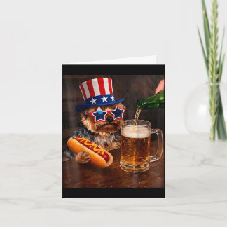 Lustiger Yorkie-Meme trinkt Bier Hotdog 250. Karte