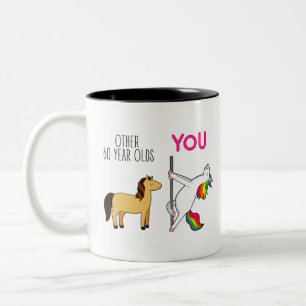 Lustiges 60. Geburtstagsgeschenk für Frauen Mutter Zweifarbige Tasse