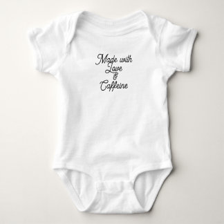 Lustiges Baby-Body - Hergestellt mit Liebe & Kaffe Baby Strampler