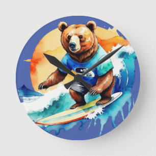 Lustiges Bär-Surf-T-Shirt Runde Wanduhr