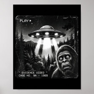 Lustiges Bigfoot-Alien-UFO-Vintage-Beweisfoto Poster
