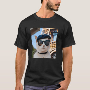 Lustiges Frankreich Eiffelturm Katze mit einer Bas T-Shirt