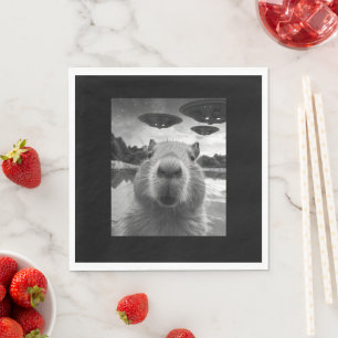 Lustiges Grafik Capybara Selfie mit UFOs Seltsam Serviette