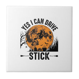 Lustiges Halloween Drive Stick Hexe Vintage-Shirt Fliese