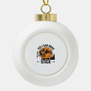 Lustiges Halloween Drive Stick Hexe Vintage-Shirt Keramik Kugel-Ornament