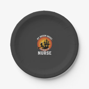 Lustiges Halloween-Nurse-Hexen-Besen-Kostüm-Grafik Pappteller