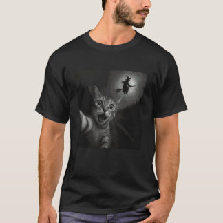Lustiges Halloween Überraschte Erschrockene Katze  T-Shirt