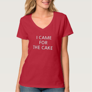 Lustiges Hochzeitsgast T-Shirt – Ich bin wegen der