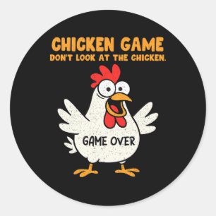 Lustiges Hühnchen-Spiel Schau nicht auf das Huhn A Runder Aufkleber
