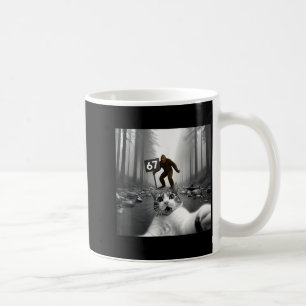 Lustiges Katzen-Selfie mit Bigfoot 67 Sechs Sieben Kaffeetasse