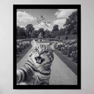 Lustiges Katzen-Selfie mit Cupid im Garten Humor V Poster
