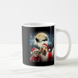 Lustiges Katzen- und Hund-Selfie mit Weihnachtsman Kaffeetasse