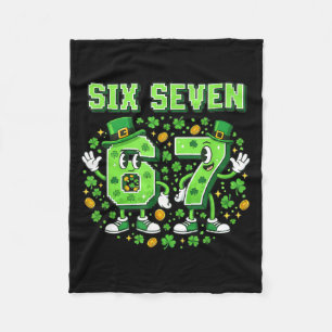 Lustiges Kinder-Meme 67 sechs sieben St. Patricks Fleecedecke