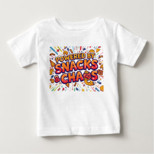 Lustiges Kindershirt, angetrieben von Snacks und C Baby T-shirt