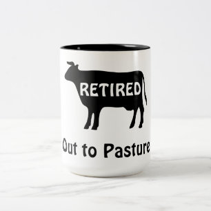 Lustiges Kuh-Thema-Rentner-Humor Aus der Weide Zweifarbige Tasse