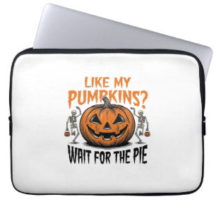 Lustiges Kürbisskelett Halloween Pie Shirt_1 Laptopschutzhülle