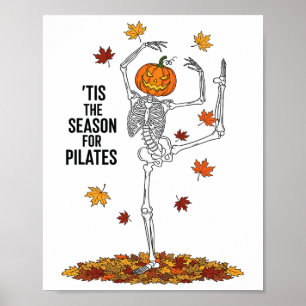 Lustiges Pilates-Skelett-Kürbis-Yoga-Halloween-Her Poster
