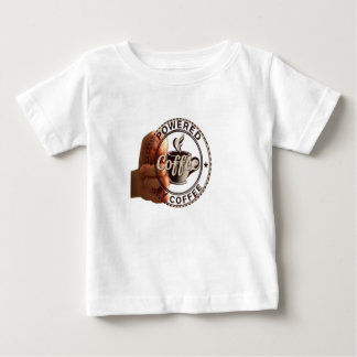 Lustiges "Powered By Coffee" Baby- und Kleinkind-G Baby T-shirt