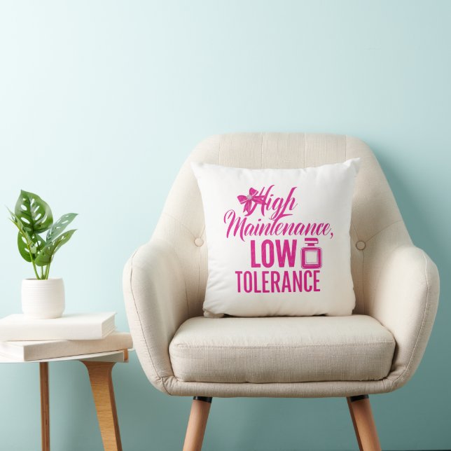 Lustiges rosa Mädchen-Attitude-Zitat Kissen (Stuhl )