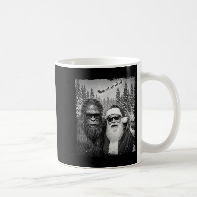 Lustiges Sasquatch-Meme Cool Selfie mit Santa Chri Kaffeetasse (Rechts)