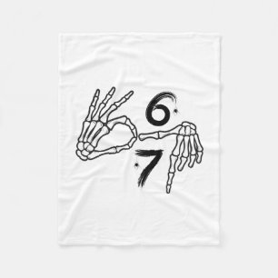 Lustiges Six Seven 6 7 Meme 67 Skelett Hand Hallow Fleecedecke