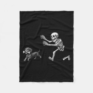 Lustiges Skelett jagt Dachshund Hund Halloween Fleecedecke