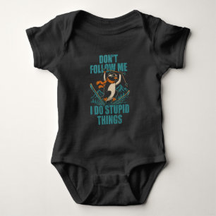 Lustiges Skifahren Pinguin Berg Leben T-Shirt Baby Strampler