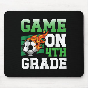 Lustiges Spiel in der 4. Klasse Fußball Sport zurü Mousepad