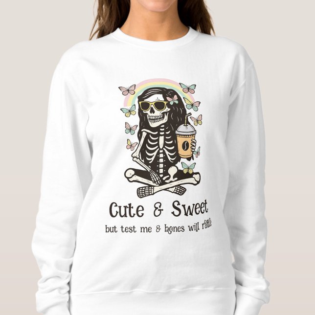 Lustiges Süßes Halloween  Sweatshirt (Cute, spooky, and sassy—your go-to Halloween hoodie for fall chills and bold vibes)