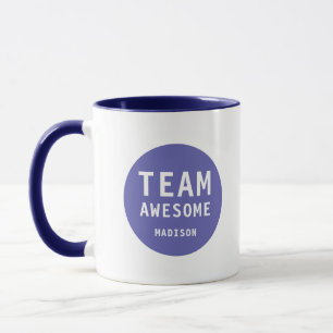 Lustiges Team Awesome Lila Personalisierter Name Tasse