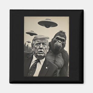 Lustiges Trump Bigfoot Selfie mit UFOs seltsamer A Magnet