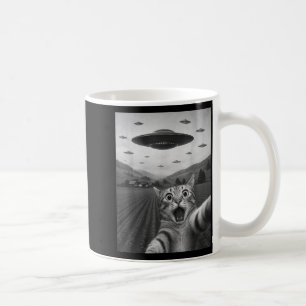 Lustiges überrascht Ed Katze Selfie mit Alien Ufo Kaffeetasse